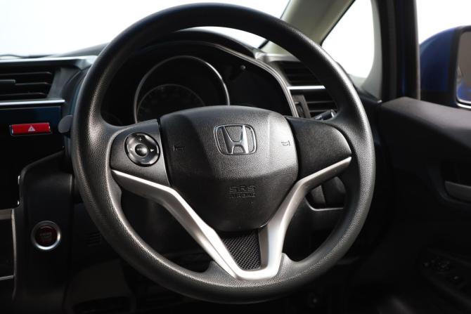 Honda Fit III Рестайлинг с пробегом 2016 года, цена 1 099 000 рублей, 61702 км, хэтчбек, Автокод Объявления