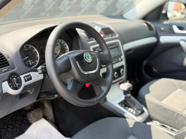 Skoda Octavia II (A5) Рестайлинг с пробегом 2011 года, цена 740 000 рублей, 163000 км, лифтбек, Автокод Объявления