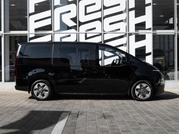 Hyundai Staria I с пробегом 2023 года, цена 5 775 000 рублей, 2075 км, минивэн, Автокод Объявления