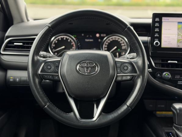 Toyota Camry VIII (XV70) Рестайлинг с пробегом 2021 года, цена 3 100 000 рублей, 97032 км, седан, Автокод Объявления