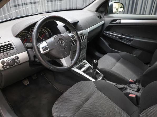 Opel Astra H Рестайлинг с пробегом 2011 года, цена 398 000 рублей, 288889 км, хэтчбек, Автокод Объявления