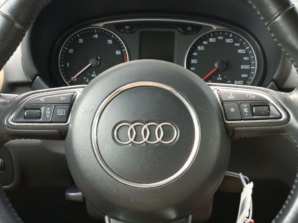 Audi A1 I (8X) с пробегом 2010 года, цена 849 000 рублей, 220719 км, хэтчбек, Автокод Объявления