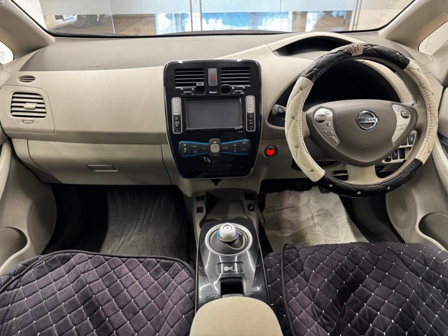 Nissan Leaf I (ZE0/AZE0) Челябинск  - изображение 15