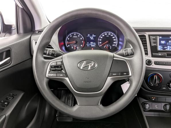 Hyundai Solaris II Рестайлинг с пробегом 2022 года, цена 1 620 000 рублей, 69491 км, седан, Автокод Объявления