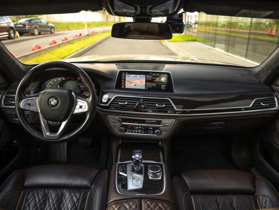 BMW 7 серии VI (G11/G12) Рестайлинг Санкт-Петербург  - изображение 13
