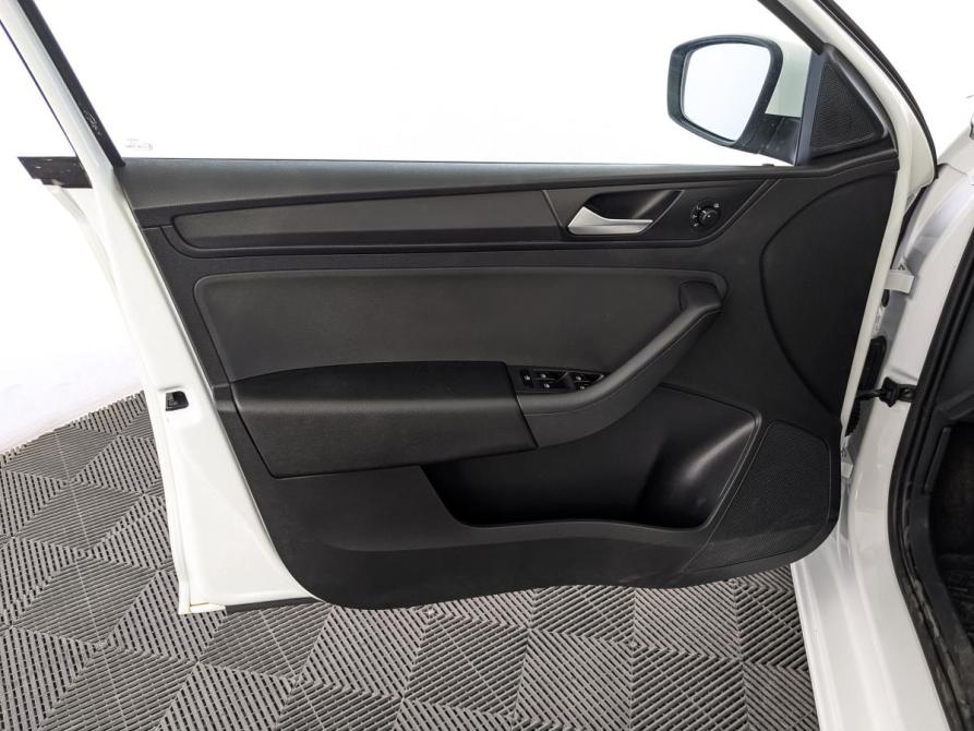 Volkswagen Polo VI Москва  - изображение 19