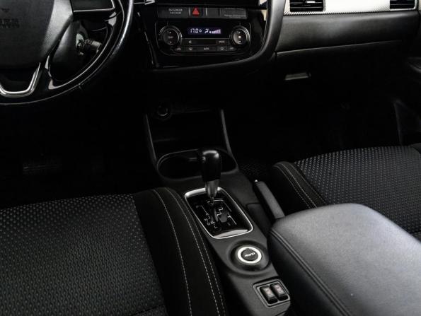 Mitsubishi Outlander III Рестайлинг 2 с пробегом 2016 года, цена 1 610 000 рублей, 161943 км, внедорожник, Автокод Объявления
