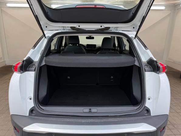 Peugeot 2008 II с пробегом 2023 года, цена 2 399 000 рублей, 18896 км, внедорожник, Автокод Объявления