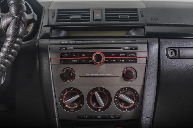 Mazda 3 I (BK) Рестайлинг с пробегом 2007 года, цена 599 000 рублей, 245000 км, седан, Автокод Объявления
