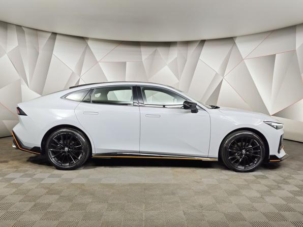 Changan UNI-V I с пробегом 2023 года, цена 2 100 000 рублей, 23121 км, лифтбек, Автокод Объявления
