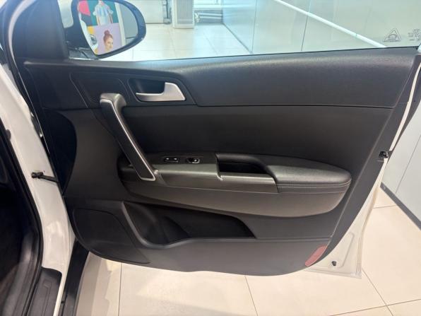 Kia Sportage IV Рестайлинг с пробегом 2018 года, цена 1 699 000 рублей, 179077 км, внедорожник, Автокод Объявления