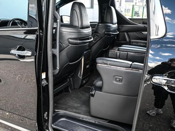 Toyota Alphard III Рестайлинг с пробегом 2019 года, цена 4 349 000 рублей, 147147 км, минивэн, Автокод Объявления