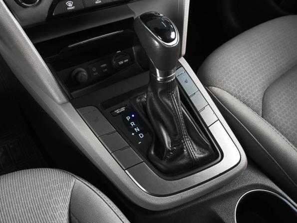 Hyundai Elantra VI (AD) с пробегом 2017 года, цена 1 299 000 рублей, 182496 км, седан, Автокод Объявления