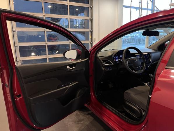 Hyundai Solaris II с пробегом 2018 года, цена 1 025 000 рублей, 213589 км, седан, Автокод Объявления
