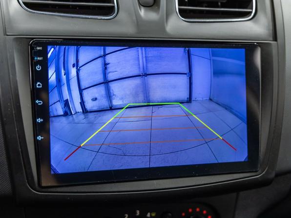 Renault Sandero II с пробегом 2015 года, цена 1 048 000 рублей, 75506 км, хэтчбек, Автокод Объявления