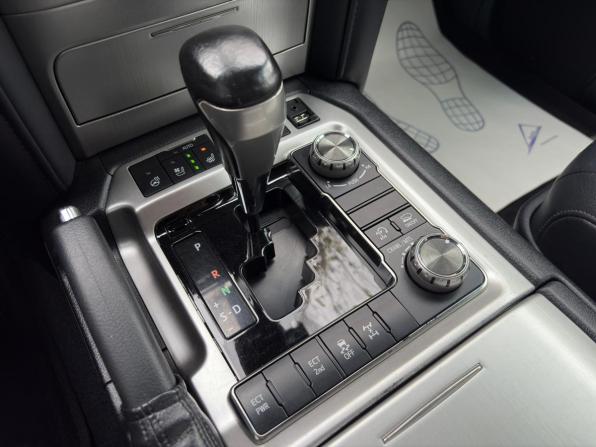 Toyota Land Cruiser 200 Series Рестайлинг 2 с пробегом 2016 года, цена 5 260 000 рублей, 243927 км, внедорожник, Автокод Объявления