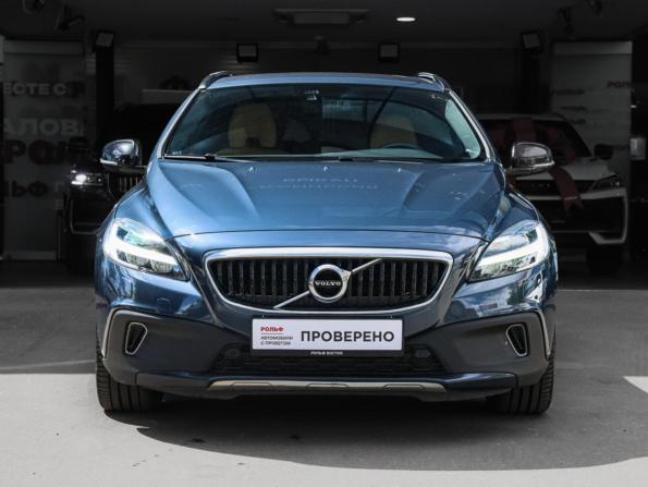 Volvo V40 Cross Country I Рестайлинг с пробегом 2019 года, цена 2 500 000 рублей, 30323 км, хэтчбек, Автокод Объявления