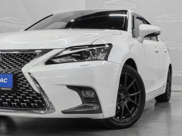 Lexus CT I Рестайлинг 2 с пробегом 2018 года, цена 2 120 000 рублей, 109707 км, хэтчбек, Автокод Объявления