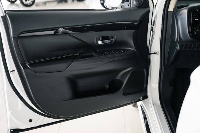 Mitsubishi Outlander III Рестайлинг 3 с пробегом 2022 года, цена 2 650 000 рублей, 19400 км, внедорожник, Автокод Объявления