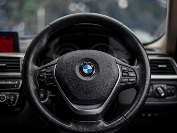 BMW 3 серии VI (F3x) Рестайлинг с пробегом 2018 года, цена 1 570 000 рублей, 136321 км, универсал, Автокод Объявления