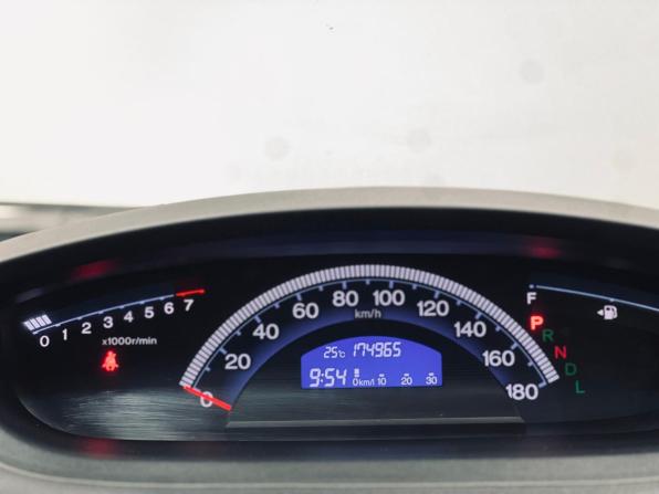 Honda Freed I Рестайлинг с пробегом 2012 года, цена 995 000 рублей, 175000 км, компактвэн, Автокод Объявления