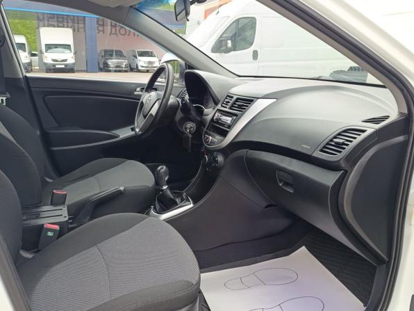 Hyundai Solaris I с пробегом 2014 года, цена 650 000 рублей, 177000 км, седан, Автокод Объявления