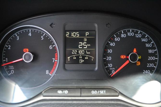 Volkswagen Polo V Рестайлинг с пробегом 2017 года, цена 920 000 рублей, 221800 км, седан, Автокод Объявления