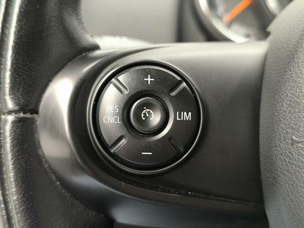 Mini Countryman II с пробегом 2017 года, цена 2 702 000 рублей, 81072 км, внедорожник, Автокод Объявления