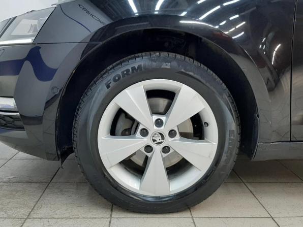 Skoda Octavia III (A7) Рестайлинг с пробегом 2017 года, цена 1 330 000 рублей, 282638 км, лифтбек, Автокод Объявления