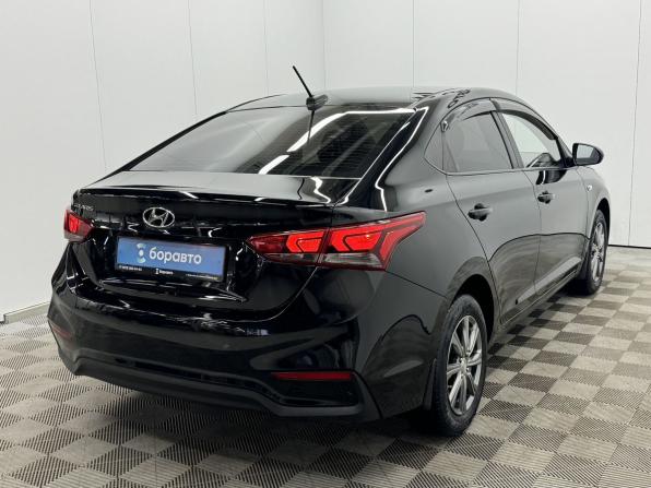 Hyundai Solaris II с пробегом 2017 года, цена 1 311 000 рублей, 92170 км, седан, Автокод Объявления