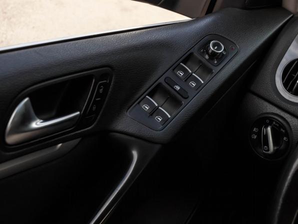Volkswagen Tiguan I Рестайлинг с пробегом 2013 года, цена 1 230 000 рублей, 196858 км, внедорожник, Автокод Объявления