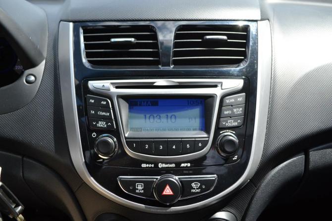 Hyundai Solaris I с пробегом 2012 года, цена 890 000 рублей, 103500 км, седан, Автокод Объявления