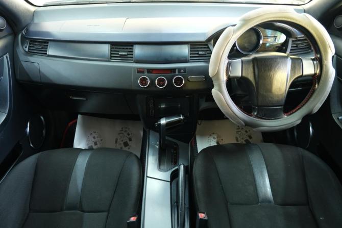 Toyota WiLL II (VS) с пробегом 2001 года, цена 669 000 рублей, 368042 км, хэтчбек, Автокод Объявления