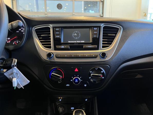 Hyundai Solaris II Рестайлинг с пробегом 2022 года, цена 1 781 000 рублей, 93231 км, седан, Автокод Объявления