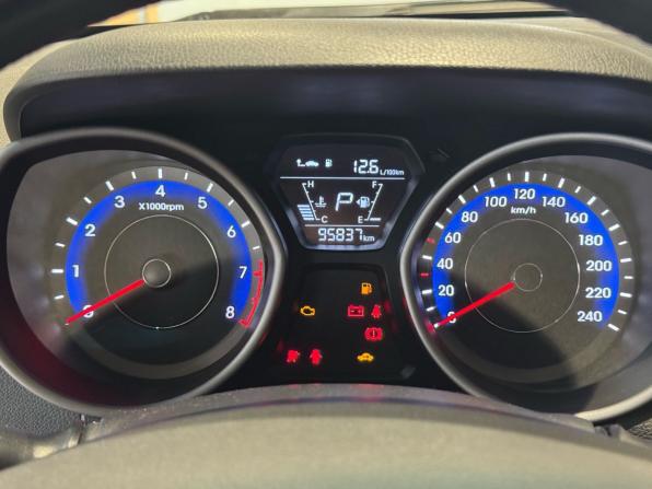 Hyundai Elantra V (MD) Рестайлинг с пробегом 2015 года, цена 1 299 000 рублей, 95666 км, седан, Автокод Объявления