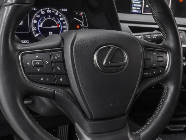 Lexus UX I с пробегом 2022 года, цена 4 019 000 рублей, 24020 км, внедорожник, Автокод Объявления