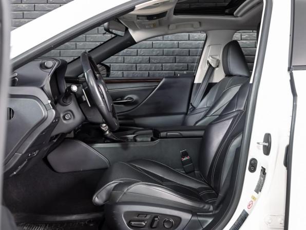 Lexus ES VII с пробегом 2019 года, цена 3 550 000 рублей, 82886 км, седан, Автокод Объявления