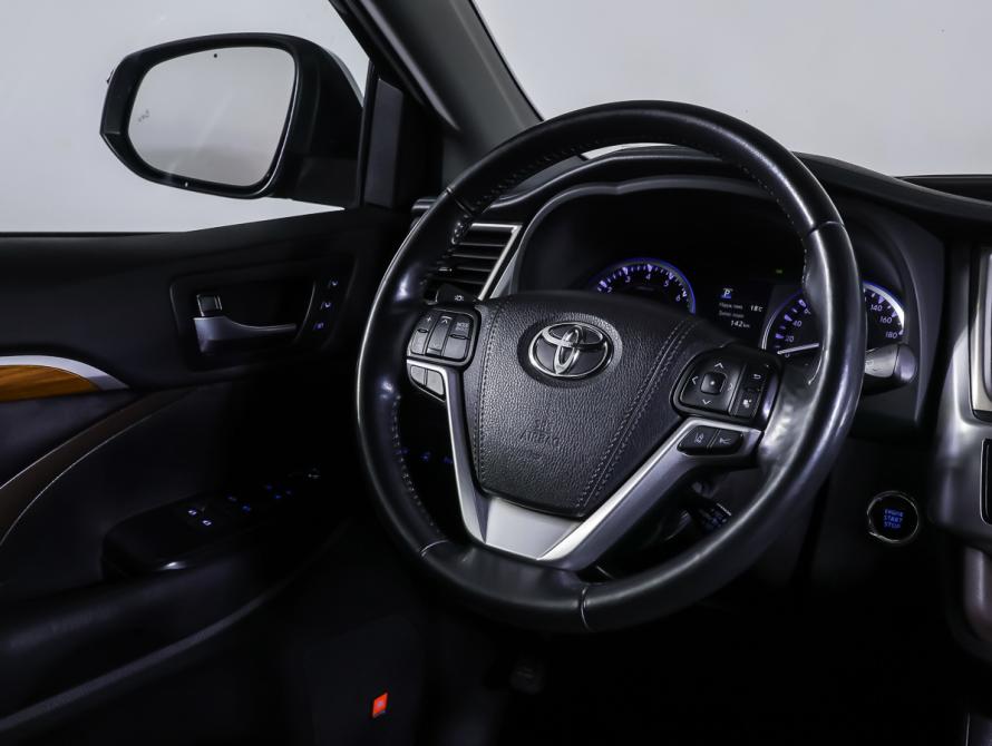 Toyota Highlander III (XU50) Рестайлинг Москва  - изображение 15