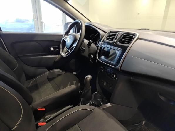 Renault Sandero II Рестайлинг с пробегом 2019 года, цена 1 265 000 рублей, 88710 км, хэтчбек, Автокод Объявления