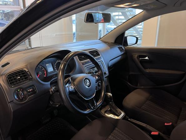 Volkswagen Polo V Рестайлинг с пробегом 2019 года, цена 1 290 000 рублей, 114790 км, седан, Автокод Объявления