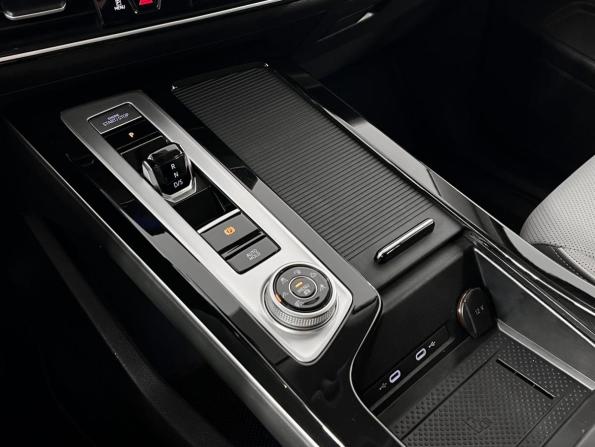 Volkswagen Tavendor I с пробегом 2024 года, цена 4 965 900 рублей, 46285 км, внедорожник, Автокод Объявления
