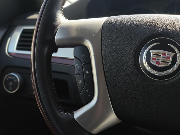 Cadillac Escalade III с пробегом 2010 года, цена 1 800 000 рублей, 168500 км, внедорожник, Автокод Объявления