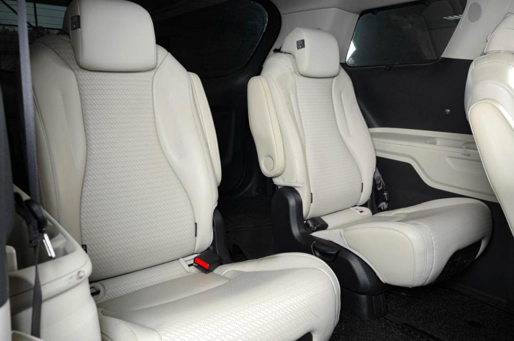 Kia Carnival IV Тюмень  - изображение 24