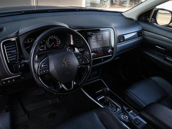 Mitsubishi Outlander III Рестайлинг 3 с пробегом 2021 года, цена 2 860 000 рублей, 93155 км, внедорожник, Автокод Объявления