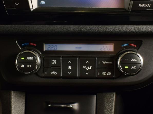 Toyota Corolla XI (E160 E170 E180) с пробегом 2013 года, цена 1 049 999 рублей, 282705 км, седан, Автокод Объявления