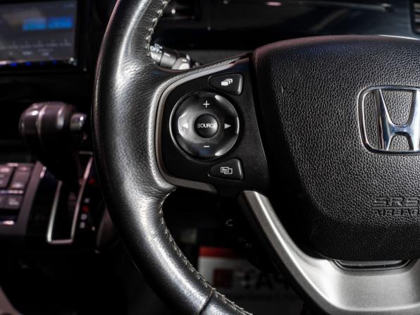Honda Stepwgn V Рестайлинг с пробегом 2019 года, цена 2 010 000 рублей, 121400 км, минивэн, Автокод Объявления