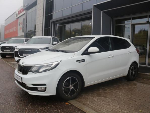 Kia Rio III Рестайлинг с пробегом 2016 года, цена 990 000 рублей, 107322 км, хэтчбек, Автокод Объявления
