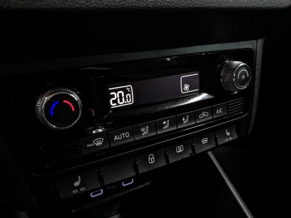 Skoda Rapid II с пробегом 2020 года, цена 1 350 000 рублей, 129360 км, лифтбек, Автокод Объявления