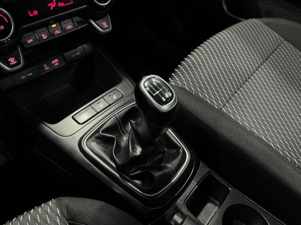 Kia Rio IV с пробегом 2018 года, цена 1 380 000 рублей, 100106 км, седан, Автокод Объявления