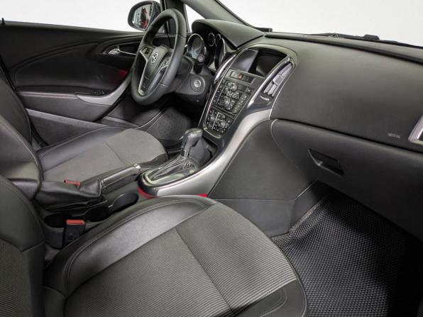 Opel Astra J Рестайлинг с пробегом 2013 года, цена 759 900 рублей, 174000 км, седан, Автокод Объявления